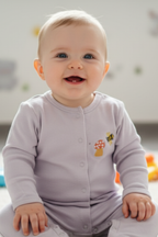 Bebek Çıtçıtlı Tulum Lavanta Grisi - Pamuklu Arı Nakışlı 0-24 Ay