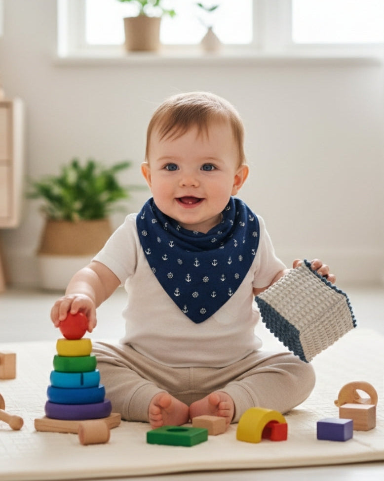 Sıvı Geçirmez Bebek Önlük Lacivert Çapa Baskılı